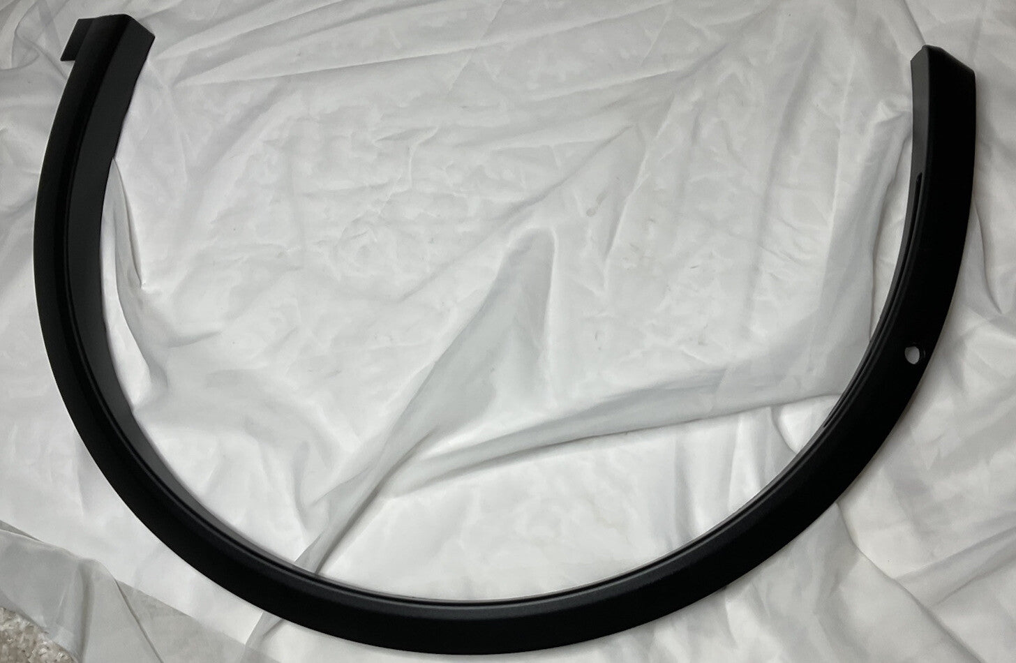 Tesla Model X Front Left Hand Fender Garnish Assembly 1035288-00-N